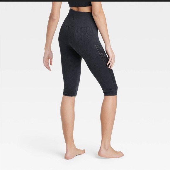 New JoyLab Capri High Rise Leggings size Small - Picture 3 of 7